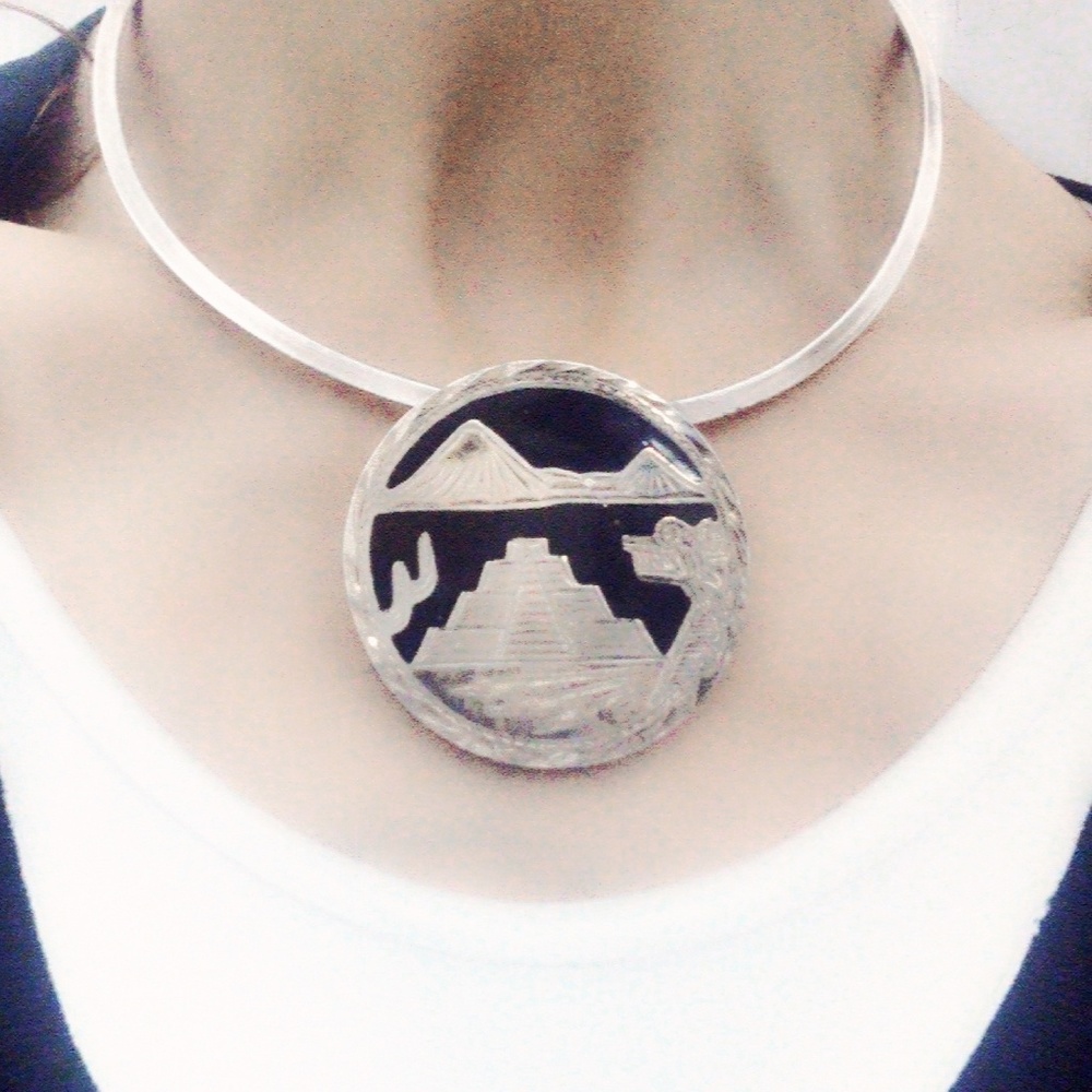 Vintage Onyx & Sterling Silver Oversized Taxco Aztec Pendant Brooch - Picture 7 of 7
